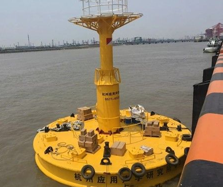 杭州瑞利自主研發十米大型浮標順利下水