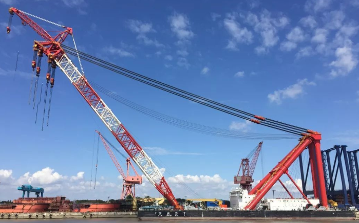 振華重工中標(biāo)中石油海工海上升壓站吊裝與香港將軍澳大橋運(yùn)輸安裝項(xiàng)目